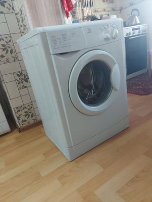 Стиральная машина INDESIT