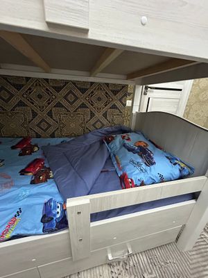 Bolajonlar uchun postel nabor