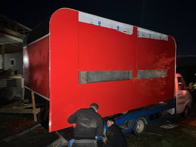 Food truck koʻchma dokon sotiladi srochna