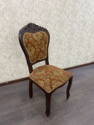 Стол и 12 стульев