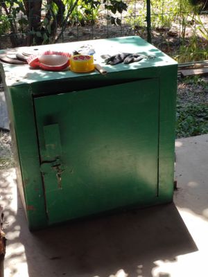 Продам металлический сейф