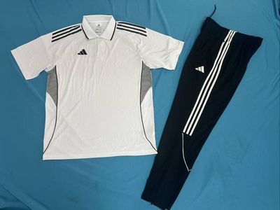Adidas комплект сотилади