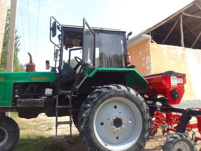Traktor sotiladi 2023 yil ishlab chiqarilgan