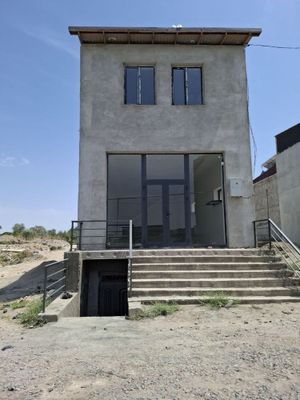 Noturar bino zudlik bilan sotiladi