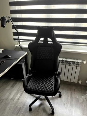 Игровое кресло HyperX JET Black (эко-кожа, 3D подлокотники)