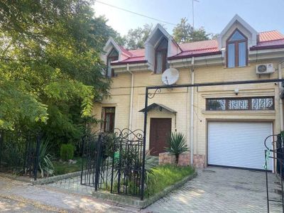 Сдаётся Шикарный участок рядом Гостиница Россия под офис и жилья !