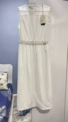 Продам новое ,неношеное платье на подростка от Guess