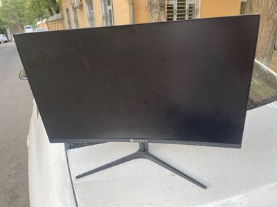 Почти новый монитор Immer 24 D9000 — 24”, Curved, 75Hz, без дефектов
