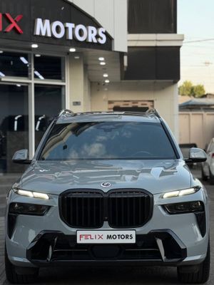BMW X7 40i (Restyling)