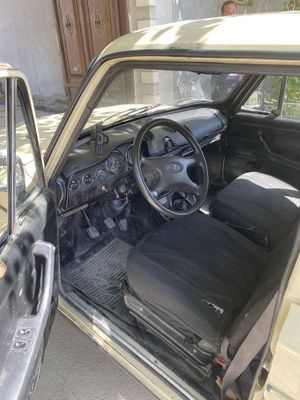 Sotiladi vaz 2106