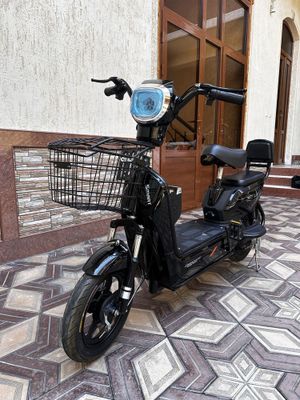 Elektro Skuter sotiladi