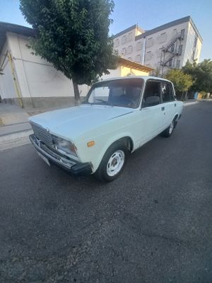 Vaz 2107 sotiladi