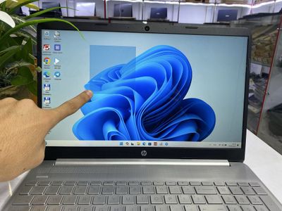 Hp i7 ekrani sensorlik atiga 7 kun ishlatilgan