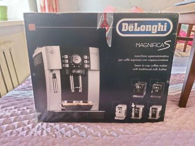Кофемашина De’Longhi Magnifica S – компактная, удобная и вкусный кофе