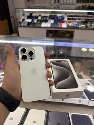 iPhone 15 Pro 256 gb white