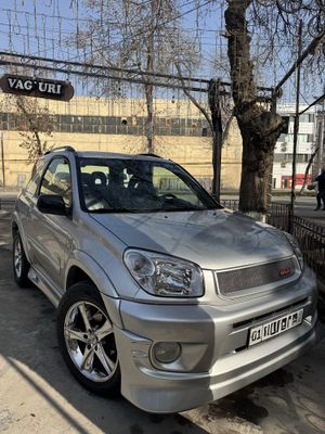 Продаю свою машину Toyota Raf4