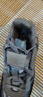 Кроссовки "Valentino" 41 разм. (маломерки на 40) из Италии