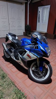 Suzuki gsx 750 holati ideal 8000$