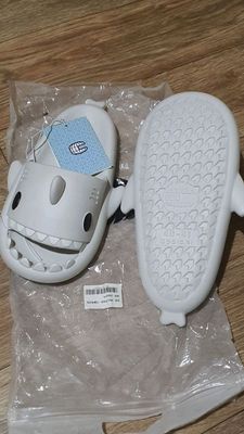 трендовые тапочки с подошвой eva Trendy Shark
