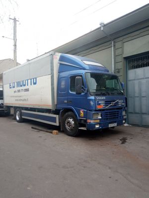 Volvo fm 7 gidra bo'rt yili 1998 45kuba . .