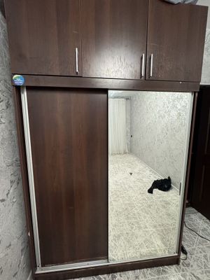 Шкаф яхши холатда