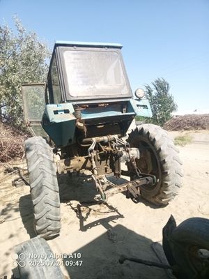 Трактор сотилади