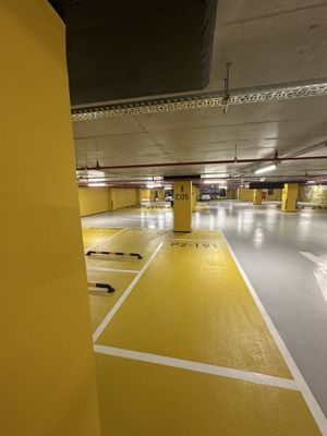 Piramit Tower’da yer osti parkovka ijaraga beriladi !