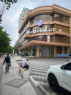 Отдельно стоящее здание 1 625 м² на Нукусской — первая линия, парковка
