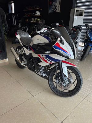 BMW Motosikl Sport bike Rassrochka, Bõlib tõlash boshlangich tõlõvsiz