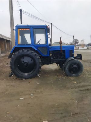 Трактор МТЗ 80 сотилади
