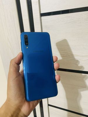 Galaxy A 50 sotiladi