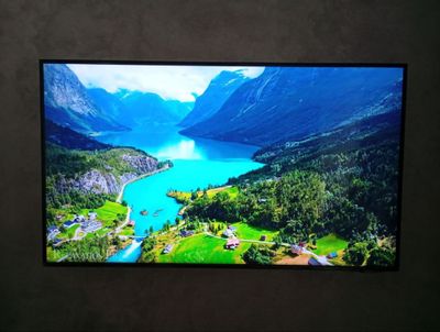 Телевизор Samsung 43BU8000 4K UHD Smart TV