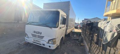 Isuzu грузовик продаётся