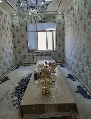 Uy sotiladi. 2 xona 3 qilsa bo’ladigan 3 etaj.