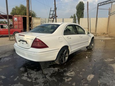 Mercedes W 203 averinniy sotiladi