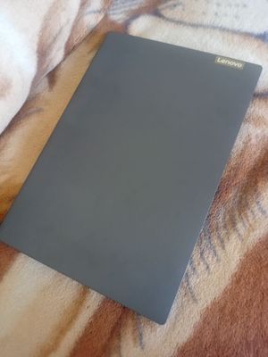 Noutbuk sotiladi Lenovo