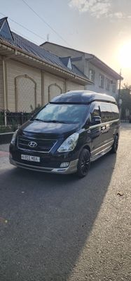 Hyundai Grand Starex Limousine 4WD