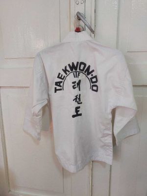 В продаже есть Кимано для Тхэквандо. Kimano forma Taekvando itf