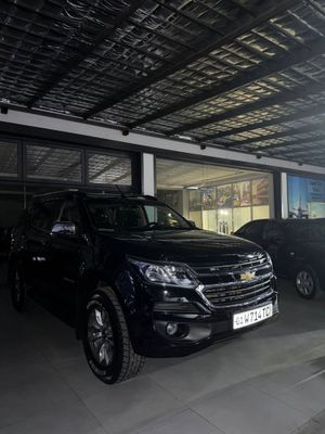 Trailblazer 2020 yil qora 60.000 probeg kraskasi toza