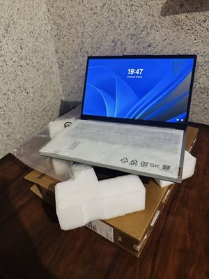 Lenovo noutbuk yangi ishlatishga tayyor windows qilingan