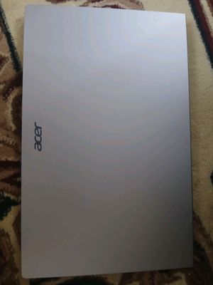 acer notbuk 8/256GB