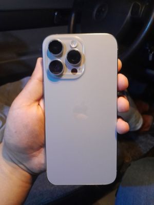 Iphone 15 pro max ideal yomkst 90