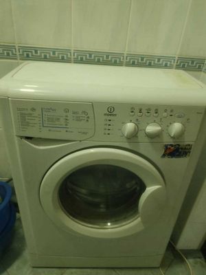 Срочно! Стиральная машина Indesit