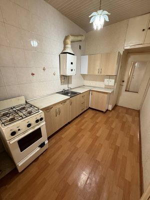 Эльбек Продаётся 2-комкв 77 серия  Кирпичный дом