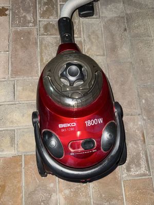 Пылесос Beko 1800W