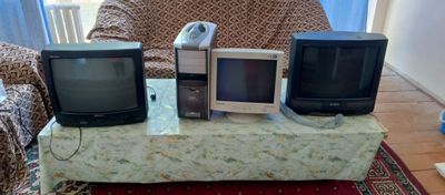 Телевизор Daewoo и Sony