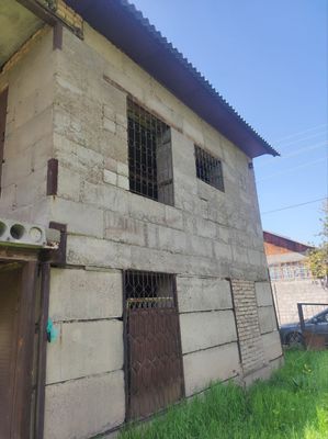 Zudlik bilan dacha sotiladi