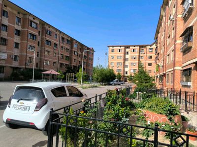 Продается Новостройка 3э комнатная 1 этаж