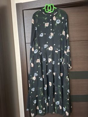 Продаются 3 платья красивые