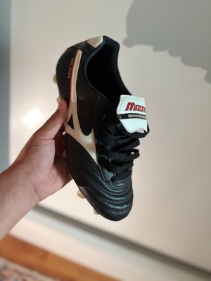 Футбольные бутсы Mizuno Morella